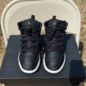 Kids Jordan 1 Metallic Gold